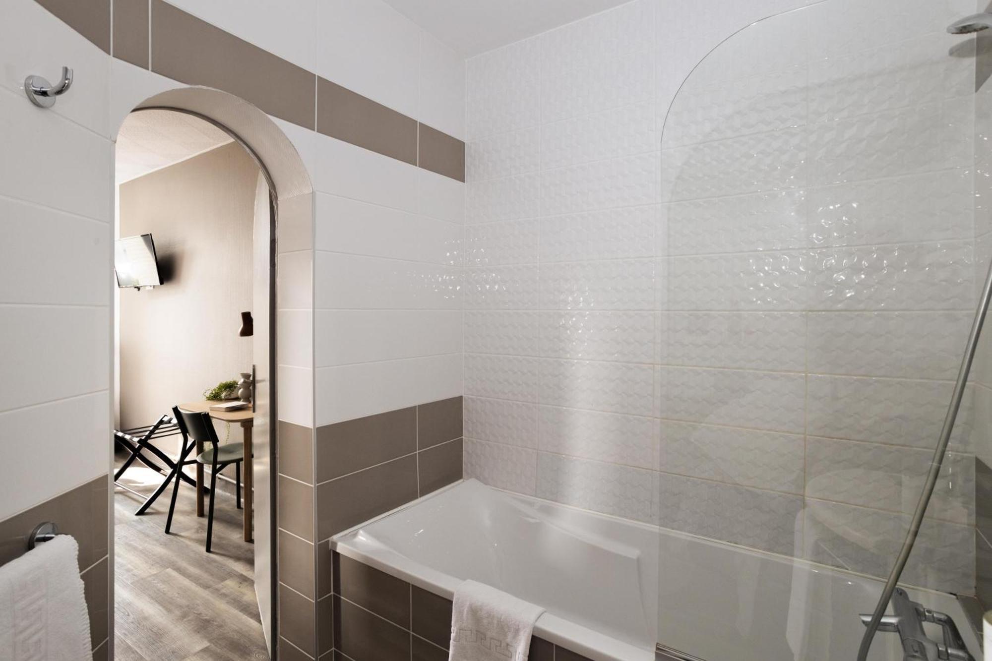 Hotel Suzane Angers Ngoại thất bức ảnh