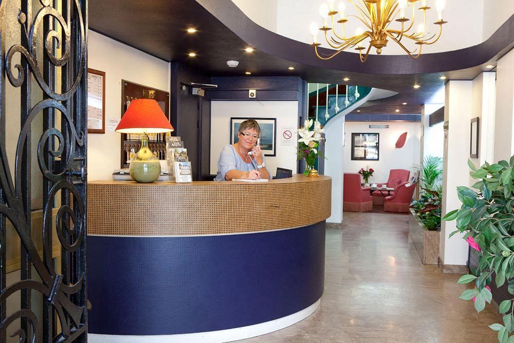 Hotel Suzane Angers Ngoại thất bức ảnh