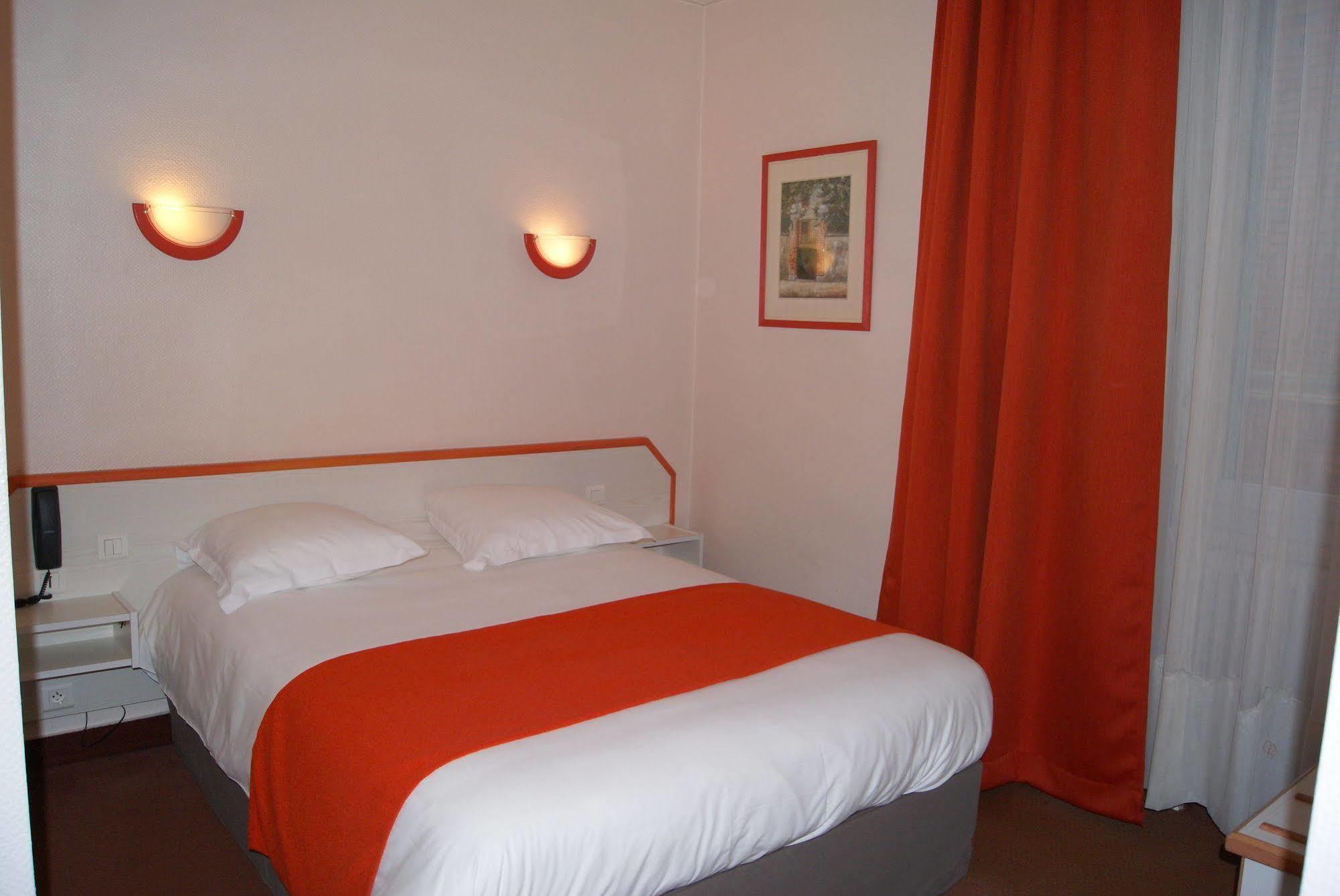 Hotel Suzane Angers Ngoại thất bức ảnh